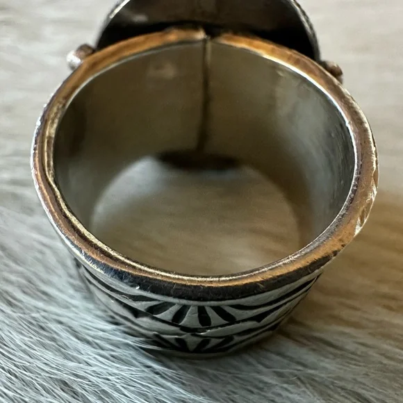 Vintage Native American Southwestern turquoise silver large ring - Picture 8 of 16